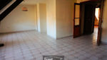 Immeuble en pierres avec jardin et garage
