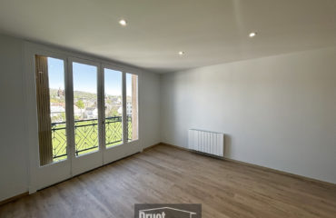 Investissement locatif, ESPALION, immeuble avec garages