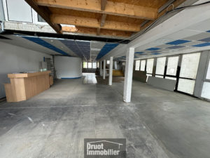 Local commercial de 210m2 - LA PRIMAUBE