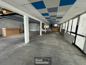 Local commercial de 210m2 - LA PRIMAUBE