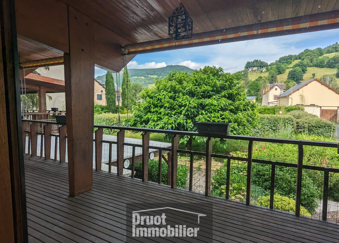 LOCAL PROFESSIONNEL - RESTAURANT PISCINE