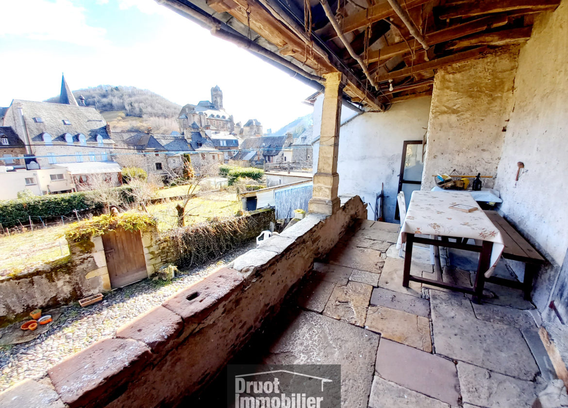 Maison avec terrain en coeur de village, ESTAING