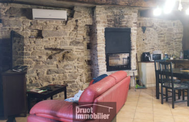 Maison de Type 3 avec garage et jardin en cœur de village, 5 min de CAMPUAC