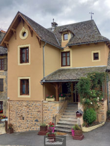 Maison de Type 4 avec jardin en coeur de ville SAINT COME D'OLT