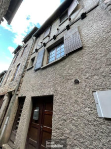 Maison de village à ENTRAYGUES SUR TRUYERE