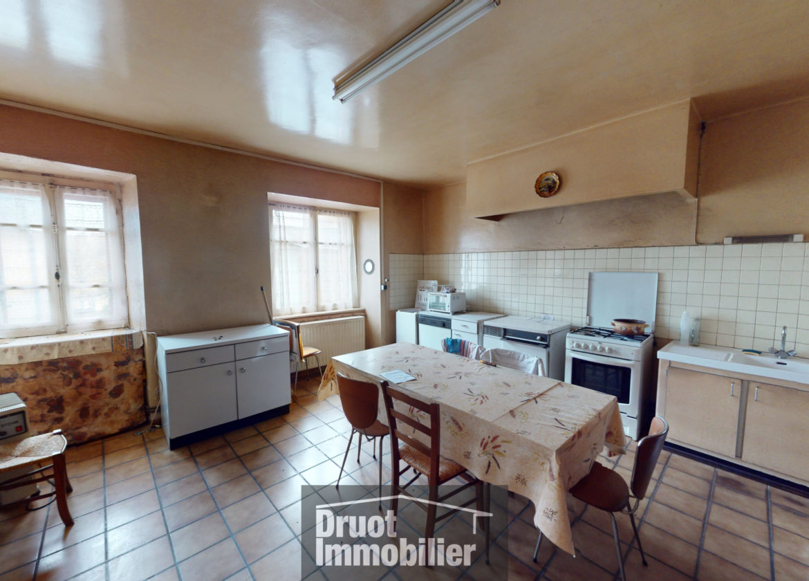 Maison de village en pierre