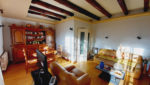 Maison de ville, coeur de ville d'ESPALION, avec garage, terrasse et jardin.