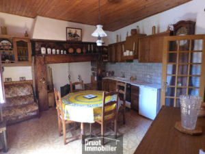 Maison de ville en pierres de Type 2/3, ENTRAYGUES SUR TRUYERE