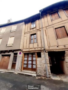 Maison de ville, rénovée, ENTRAYGUES SUR TRUYERE.