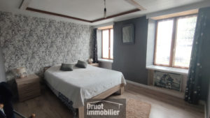 Maison en pierres, 4 chambres, terrasse, secteur ENTRAYGUES