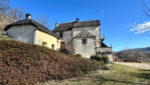 Maison en pierres avec grand terrain attenant