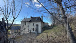 Maison en pierres avec grand terrain attenant