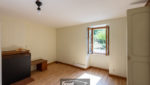 Maison en pierres avec grand terrain attenant