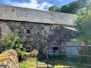 Maison en pierres à rénover entièrement sur la commune d'Argences en Aubrac