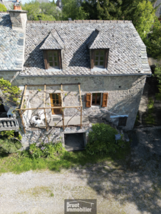 Maison en pierres de 124m2 habitables - 15 minutes de BOZOULS