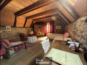 Maison en pierres de 124m2 habitables - 15 minutes de BOZOULS