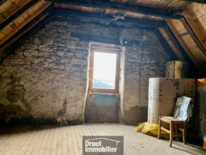 Maison en pierres de type 3 sur 2.500m2 de terrain