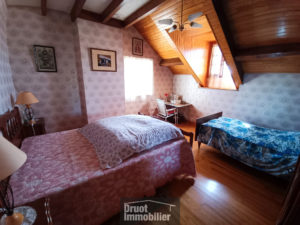 Maison en pierres de type 6 avec dépendance