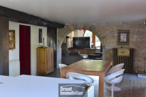 Maison en pierres de type 7