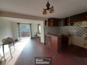 Maison en pierres sur 1ha de terrain à 5 min du centre ville d'ESPALION