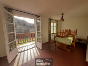 Maison en pierres sur 1ha de terrain à 5 min du centre ville d'ESPALION