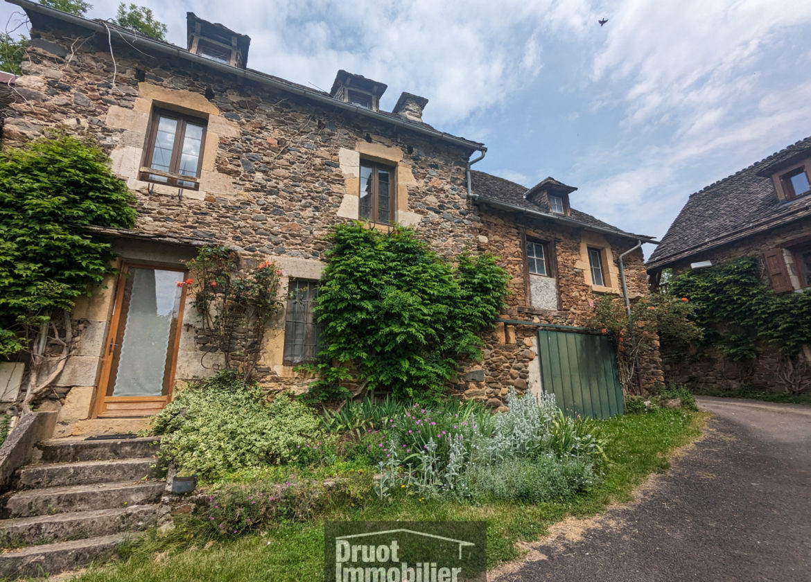Maison - Grange - Garage - terrain