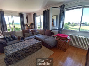 Maison individelle de type 5 de 115m2 avec grand jardin.