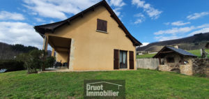 MAISON ST GENIEZ D'OLT -TERRAIN 670m2 - GARAGE