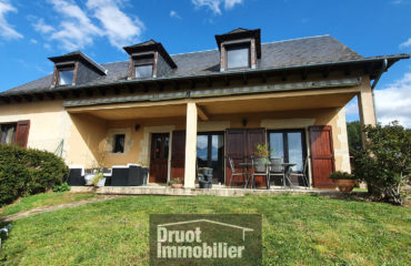 MAISON ST GENIEZ D'OLT -TERRAIN 670m2 - GARAGE