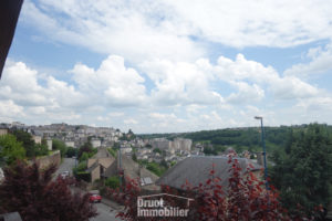 Maison T6 de ville avec garage