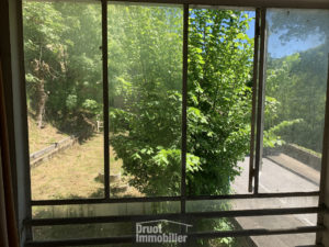 Maison type 5 années 30 avec terrain attenant - ENTRAYGUES SUR TRUYERE