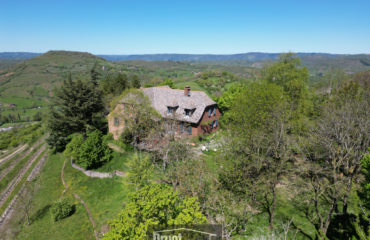 Maison Valady - 270m2 habitables - 7200m2 de terrain