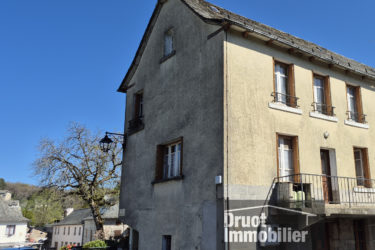 Maisons de village, garage, FLORENTIN LA CAPELLE