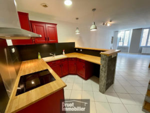 Petit Immeuble situé en centre ville à Entraygues sur Truyère