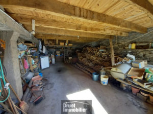 PRADES D AUBRAC, maison Type 3 avec garage et extérieur.