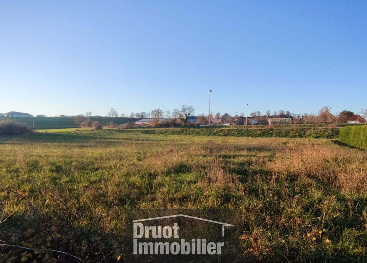 Terrain à bâtir de 2000 m2, à 8 min de BOZOULS