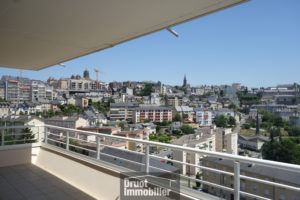 Ancien T4 rénové entièrement et transformé en T3 - Garage - Ascenseur - RODEZ