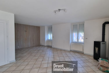 Appartement T4 Duplex - St Geniez d'Olt Aubrac - Rénové - cave