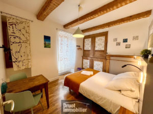 Bâtisse de caractère en plein centre de Laguiole - Idéal activité touristique ou hôtelière