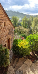 Bel ensemble immobilier rénové à 5 min d'Espalion
