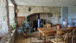 Belle propriété en pierres avec maison d'habitation, dépendances, terrain