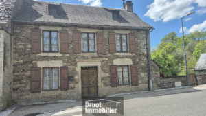 CASTELNAU DE MANDAILLES, maison de Type 3/4 en pierre avec jardin