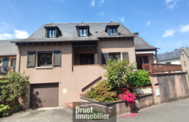 Coeur de ville ESPALION, maison avec garage et jardin