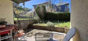 ESPALION, maison de ville, 4 chambres, terrain, garage.