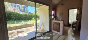 ESPALION, maison de ville, 4 chambres, terrain, garage.