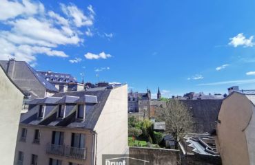 Grand appartement Garage + cave + ascenseur Centre ville Rodez