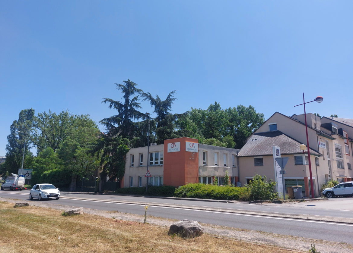 Local commercial 179m2 avec parking - Grande visibilité - RODEZ