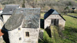 STE EULALIE D OLT - CORPS DE FERME - Grange -Maison -Terrain