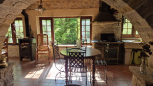 Ancien moulin, 8000 m2 de terrain, à 5 minutes de LAISSAC
