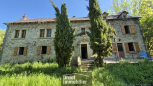 Ancien moulin, 8000 m2 de terrain, à 5 minutes de LAISSAC